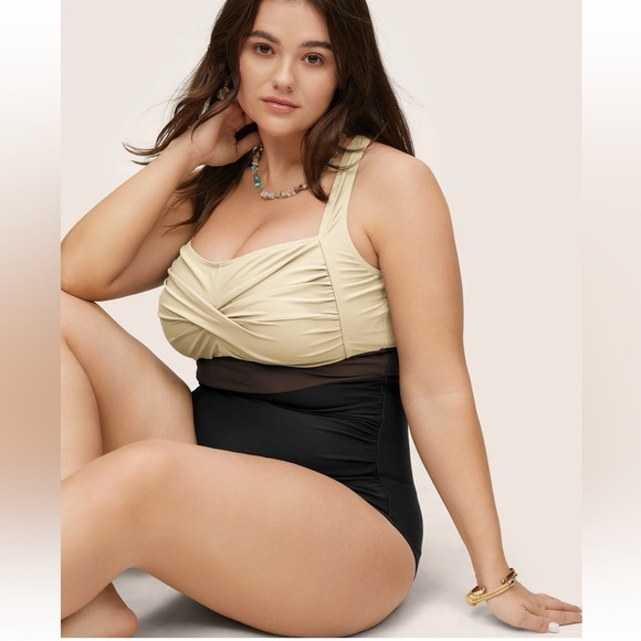 BloomChic Plus Size 2XL Contrast Twist Front Skinny One Piece Swimsuit us18-20 - Picture 3 of 6